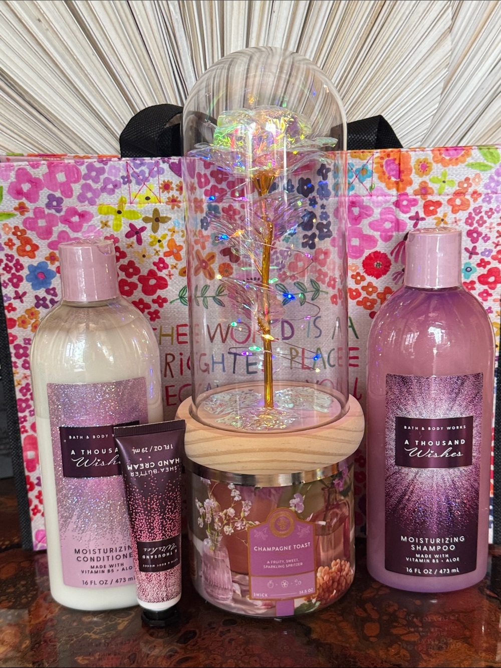 A Thousand Wishes Shampoo, Conditioner, Candle, Hand cream, Light-Up Rose & Tote
